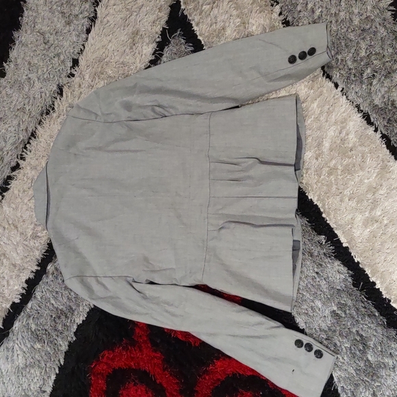 Beautiful grey blazer by Banana Republic 🌼 - Picture 8 of 16